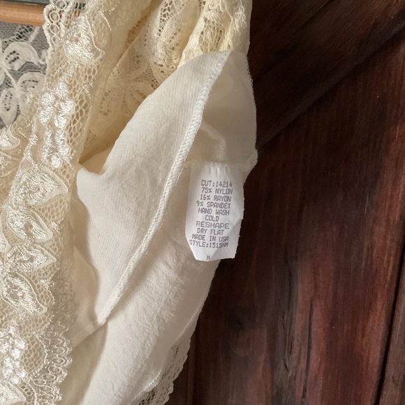 Neiman Marcus Hanky Panky Sweet Lace Top - Picture 6 of 11